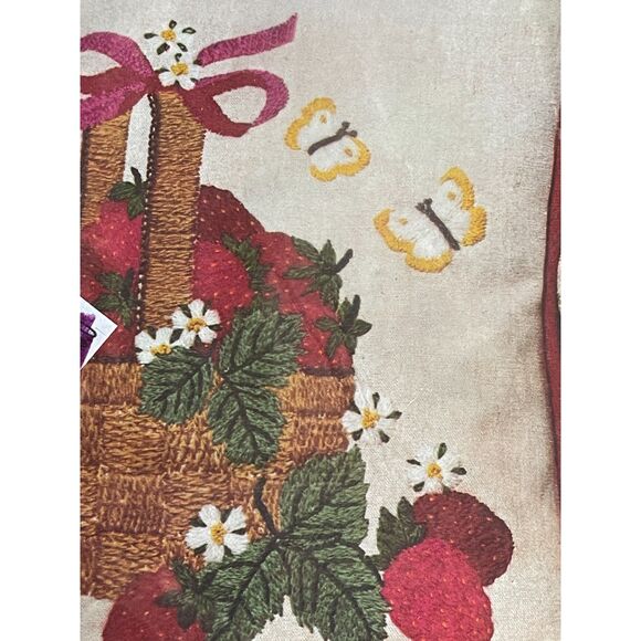 Avon Strawberry Basket Needlepoint Pillow 14"X14" Embroidery Kit Crewel Vintage - Picture 2 of 4